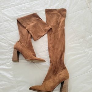 SOLD ❤︎ Tan, Suede, Knee-Length Boots
